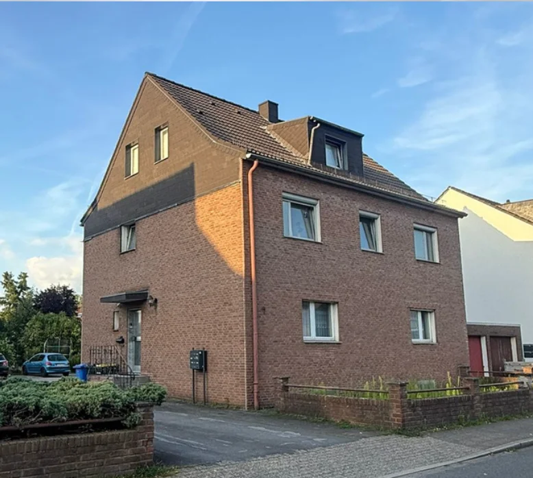 Dreifamilienhaus